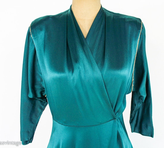 1940s Emerald Green Silk Robe | 40s Green Dressin… - image 6