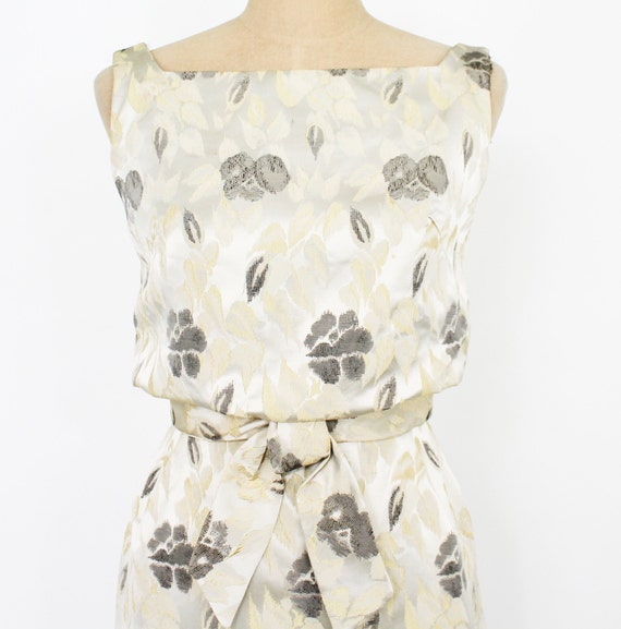 1950s Creme Brocade Cocktail  Dress | 50s Beige B… - image 9