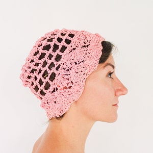 1970s Pink Crochet Hat 70s Pink Crochet Cloche 1920s-like Pink Cloche One Size image 1