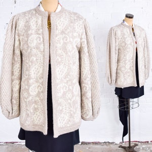 ESCADA | 1980er Jahre Creme & Weiße Wolljacke | 80er Jahre Beige Blümchen Sweatjacke | Escada | Groß