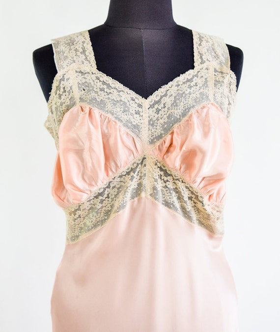 1930s Peach Long Nightgown | 30s Pale Peach Night… - image 9