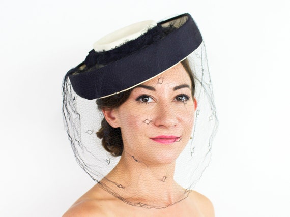1940s White & Navy Straw Tilt Hat | 40s White Wove