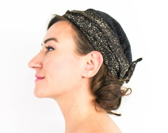 1920s Vintage Black Lamé Flapper Hat | Gold Knit Sparkle