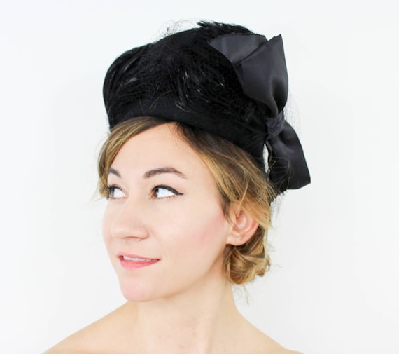 1940s Feather Hat | Black Wool Felt Tilt Hat With Satin Bow  display picture 2