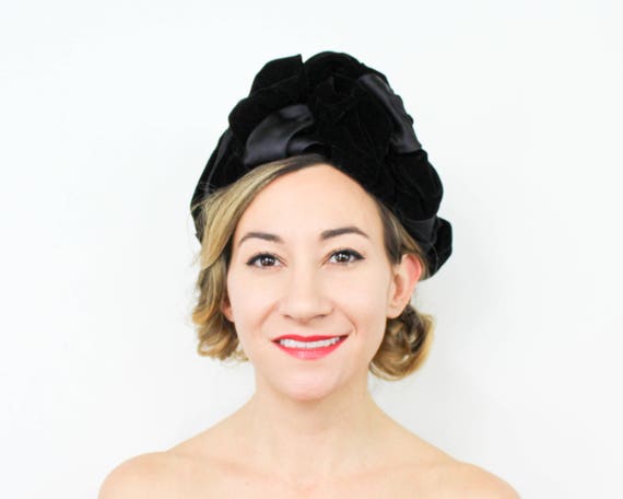 1940s Black Velvet Turban | 40s Black Velvet & Sa… - image 7