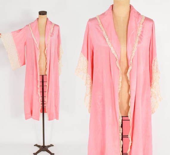 Personalised Satin Robes, Luxury Bride Dressing Gowns, Sexy Lace sleeves  Wedding Robes, Get Ready Bridal Robes with name on it, Hen Party Lace Silk  Robes