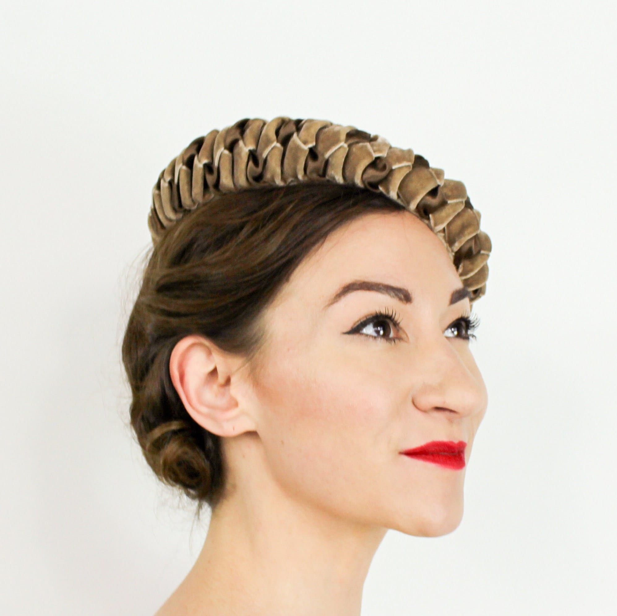 1950s Brown Velvet Tilt Hat | Vintage Braided Ribbon Tulle  display picture 1