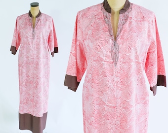 Różowy bawełniany kaftan z lat 80. | Różowa sukienka hostessy w stylu vintage | I Magnin, rozmiar duży