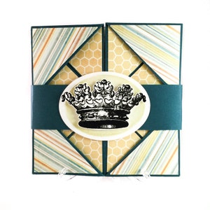 Crown folded greeting card image 1