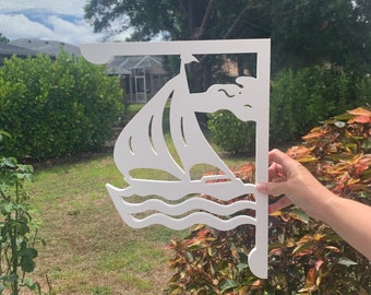 Segelboot-Briefkastenhalterung - Küstendekor für den Außenbereich, 30 x 40 cm