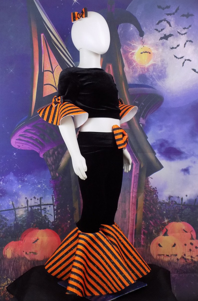 Halloween Pageant Outfit, Halloween ooc, Fun Fashion, Runway, Black VELVET Pants, Neoprene Fabric, BATS, STRIPE, Top, Bell Bottoms, Bows immagine 1