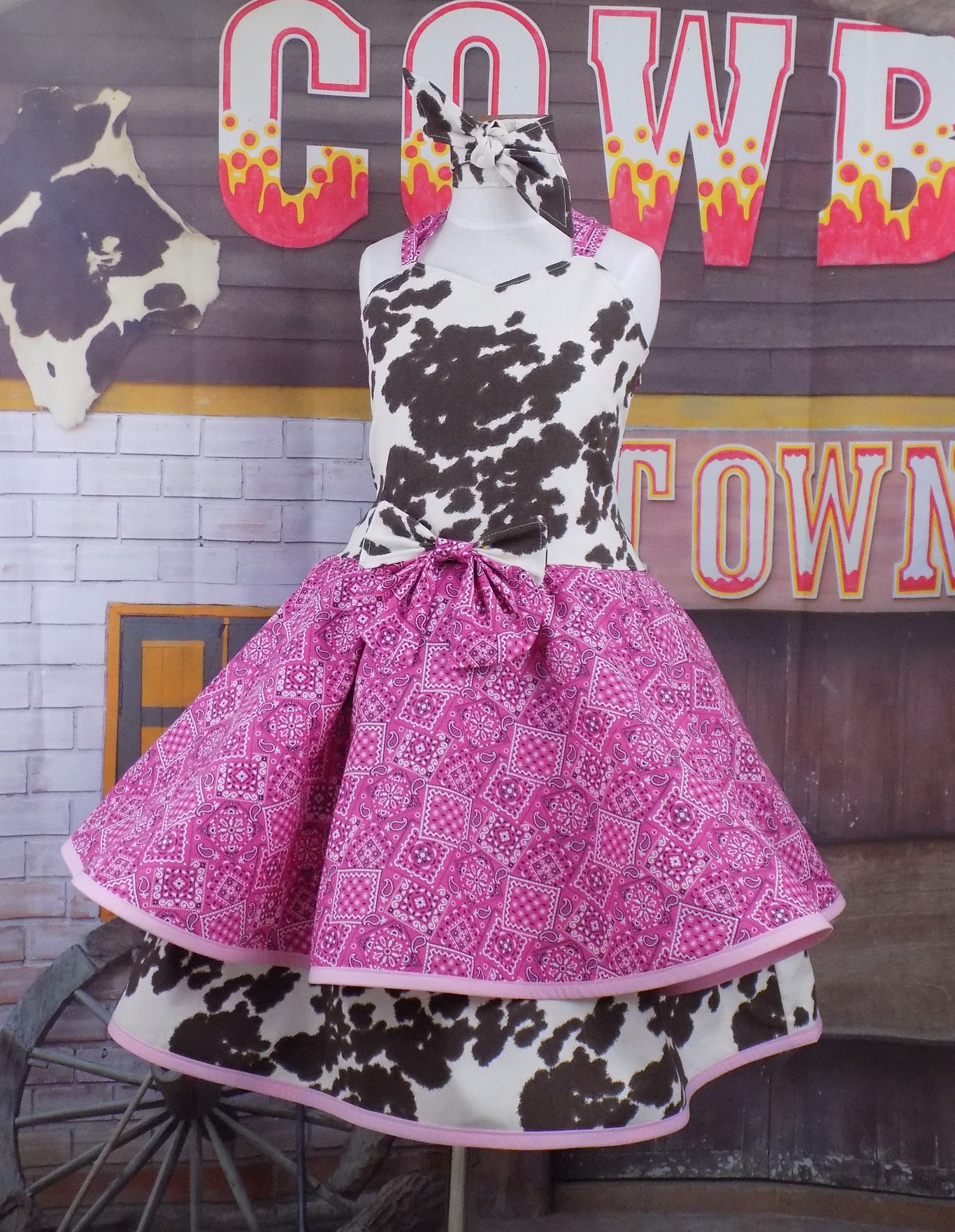 Pink Cow Dress Brown Cow, Pink Bandana Western Dress, Pink Birthday, Farm,  Birthday, Cowgirl, Pageant, Western Wear, OOC, Bandana Print, Cow - Etsy  Israel