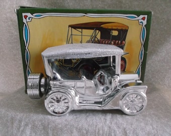 Vintage Avon Touring "T" Car FULL of Deepwoods Aftershave Decanter Bottle