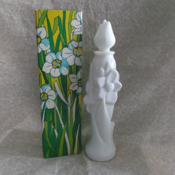 Vintage Avon White Milk Glass Floral Bud Vase FULL of Field Flowers Foaming Bath Oil