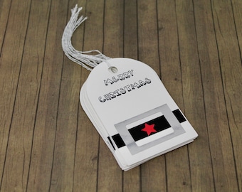 Santa Belt Christmas Tags met Red Foil Stars - Set of 10, Merry Christmas, White Silver String, Red and Black, Retro Holiday Packaging