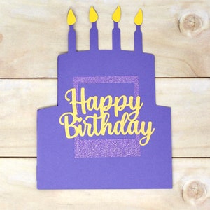 Carte d'anniversaire gâteau - Gâteau violet avec bougies - Accent scintillant - Carte de vœux vierge - Joyeux anniversaire - Carte en forme de gâteau - Enveloppe incluse