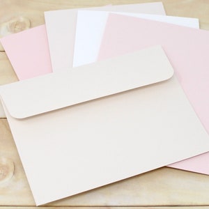 Enveloppes en papier cartonné rose, ivoire et blanc faites à la main – Lot de 25 – 4 1/2" x 5 1/2" – Peut contenir une carte de vœux, un courrier postal, une note de remerciement, etc.