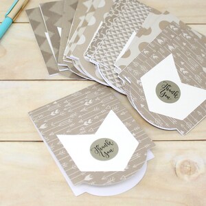 Cartes de remerciement - Lot de 21 - Modèles variés - Marron/beige/taupe - 2 1/2 x 4 1/4 po. Cartes ouvertes à l'avant - Boîtier cadeau, emballage de commande, etc.