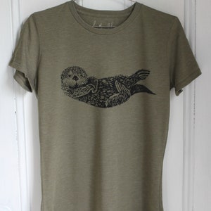 Mens T Shirt - Organic - Otter Tee - Tri-Blend - Hand Screen Print - Men's T-Shirts - Graphic T-shirt - Green - Slow Fashion - Eco Fashion