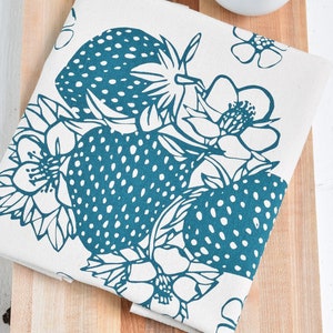 Tea Towel - Organic Cotton - Strawberry Print - Screen Printed - Unpaper Towel - Flour Sack Towel - Eco Friendly Kitchen - Strawberries