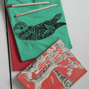 Organic Kids Otter T-shirt: Tri-Blend Animal Graphic Tee