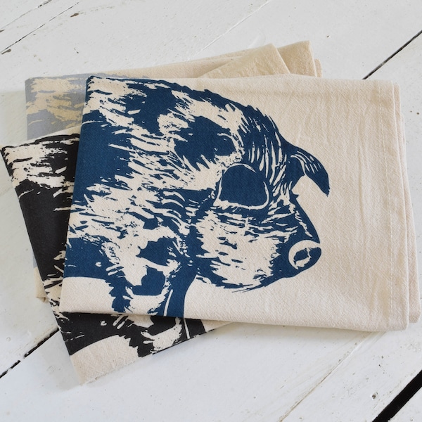 Pig Tea Towel - Organic Cotton - Flour Sack Kitchen towel - Farmhouse Decor - Pig Gifts - Eco Friendly Decor - Unpaper Towels - Farm Animals