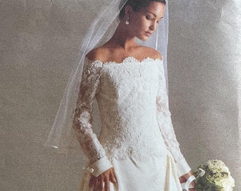 Vintage Wedding Gown & Pillbox Hat | Heavy Brocade Winter  display picture 2