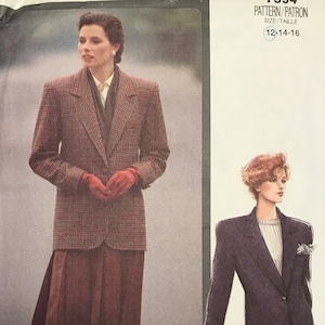 May include: A vintage Vogue Classics sewing pattern for a blazer and skirt. The pattern number is 7594 and the size is 12-14-16. The sewing rating is average/moins facile.