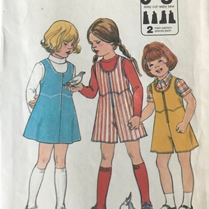 Simplicity 8130 Pattern UNCUT 1970s Vintae Jiffy Little Girl&#39;s Jiffy Scoop Neck Dress or Jumper Culottes with Novelty Waist Seam Size 3 IL