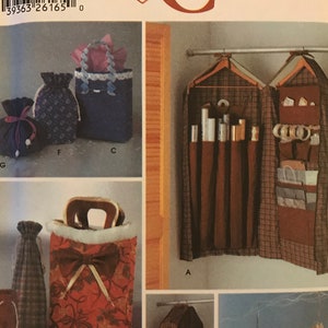 Simplicité 5777 Craft Pattern Carla Reiss Gift Wrap Hanging Organizer Fabric Sacs et boîtes non coupés IL