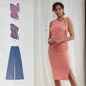 Peut inclure: Patron de couture Simplicity S9789, comprenant une robe à une épaule avec une fente latérale, un haut, un pantalon large et une jupe crayon. Le patron comprend les tailles U.S. 12-20. L'image montre une femme portant la robe. Conçu et imprimé aux États-Unis.