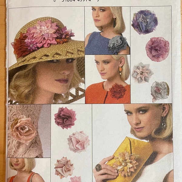 Vogue V9098 9098 Pattern UNCUT Mary Jo Hiney Designs Fabric Flowers Rose Sunflower Style Contrast Large and Small and Clutch Purse
