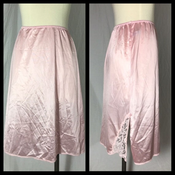 Vintage JC Penney Lingerie Pink Nylon Half Slip in Knee Length With Lace  Trimmed Side Slit Size Medium 25 