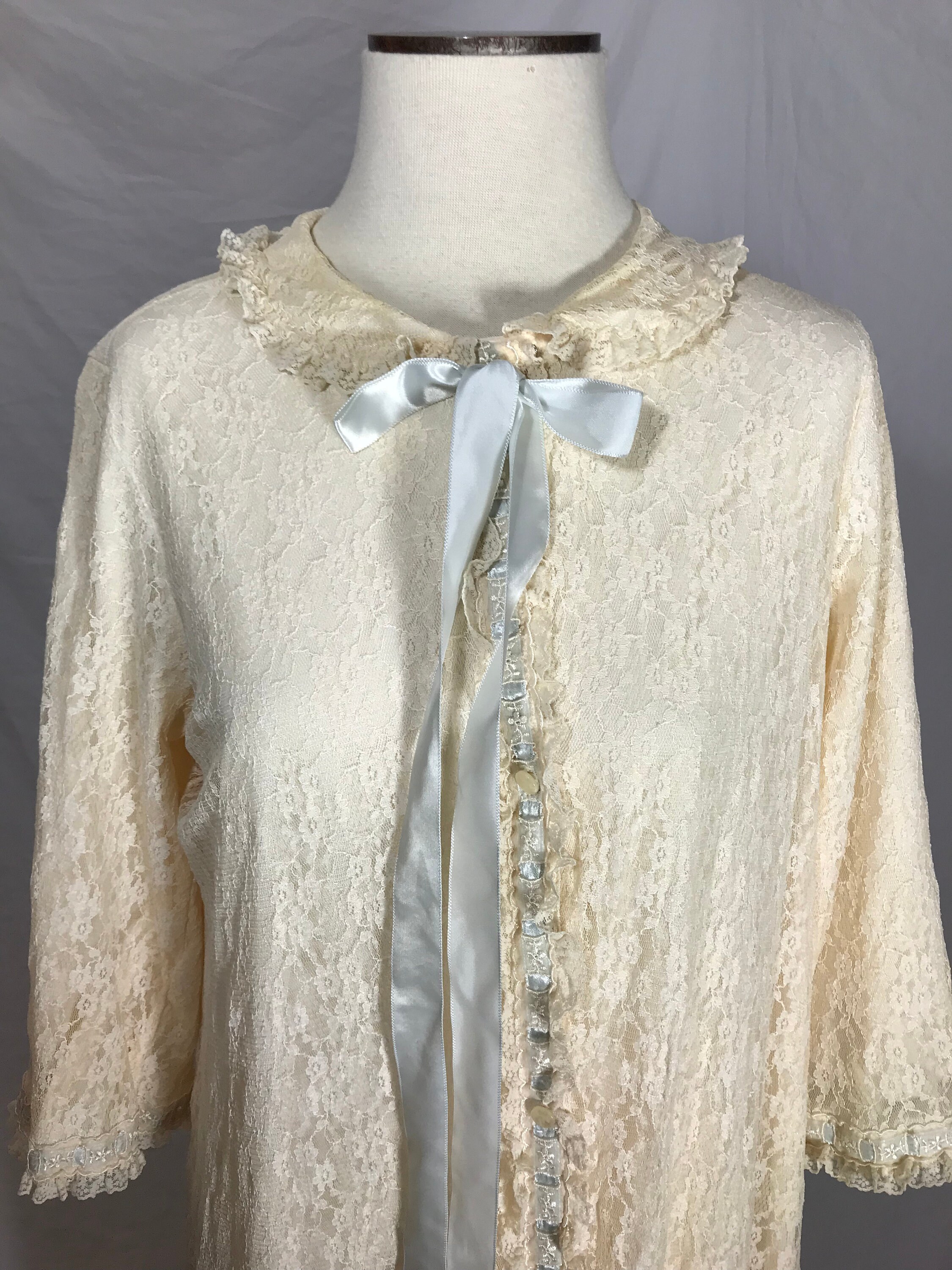Vintage Miss Elaine Pale Ivory White Lace Over Nylon Button Front Robe ...