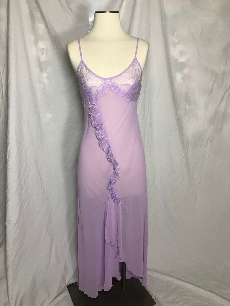 Victoria/'s Secret Sheer Crepe Georgette Lavender Nightgown with Ruffle and Lace Trim Size Medium