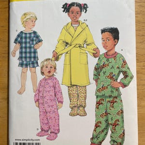 Simplicity 1572 Pattern UNCUT Girl's or Boy's Toddler's Sleepwear Collection Top Bottoms Foot Onesie and Bathrobe with Hood Sze 1/2-2 or 3-6