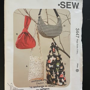 Modèle Kwik Sew 3447 Sacs non coupés Sacs à main conçus pour les tissus tissés de poids moyen à épais Bretelles asymétriques doublées Fermeture à glissière VA