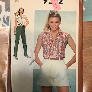 Simplicity 9552 Pattern UNCUT 1980s Vintage Button Front Yoked Top Notched Collar Pleated Pants or Shorts Front Pockets Size 12 Bust 34&quot;
