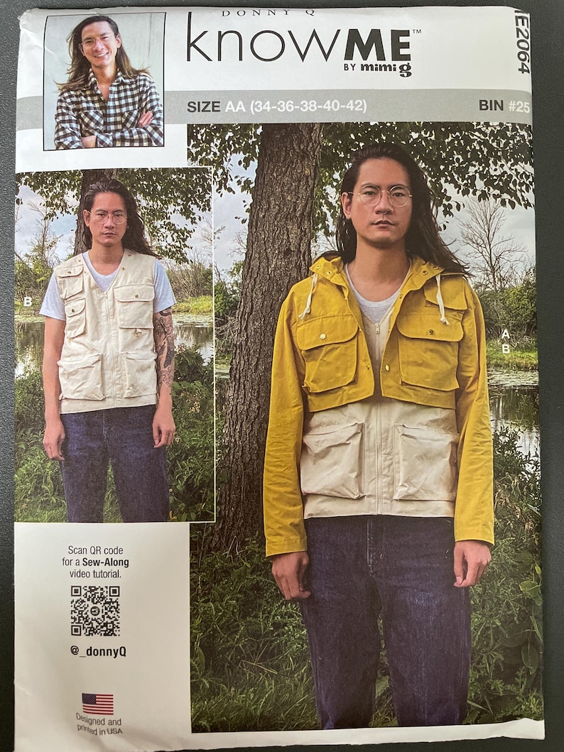 Peut inclure: Un patron de couture intitul&eacute; "knowME" par Mimi G, avec un mod&egrave;le portant une veste jaune et un gilet cr&egrave;me. La taille du patron est AA (34-36-38-40-42). Comprend un code QR pour un tutoriel vid&eacute;o de couture.