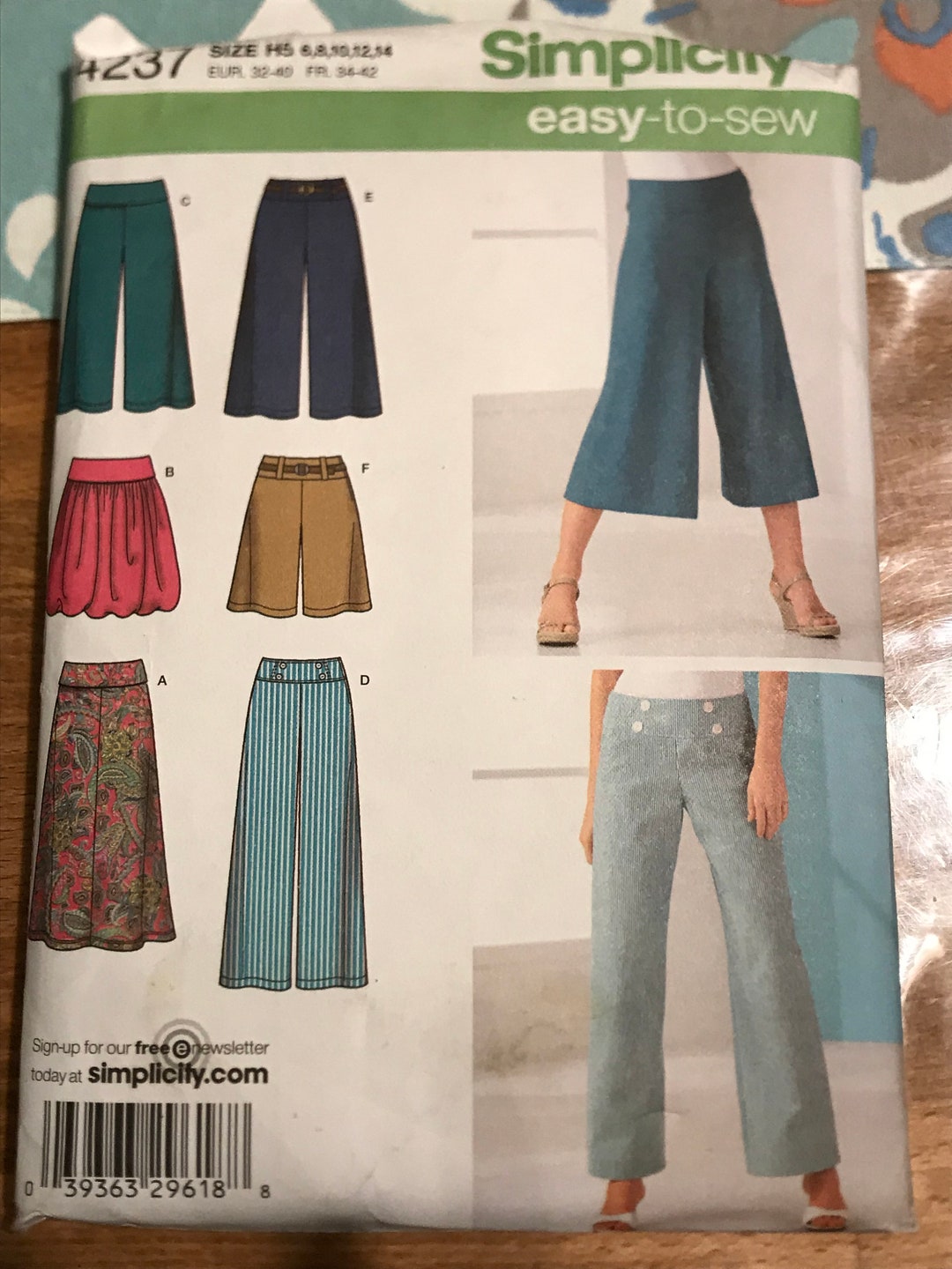 Simplicity 4237 Pattern UNCUT Easy to Sew Yoked Pants or Flared Cropped ...