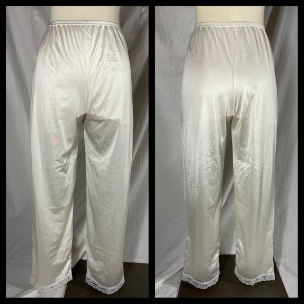 Vintage Lingerie Vanity Fair White Nylon Half Slip Pants Bottoms Lace Trimmed Hem Undergarment Size 6 Small