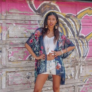 Ręcznie robione kimono z szyfonu - Wild Bloom - INDIGO