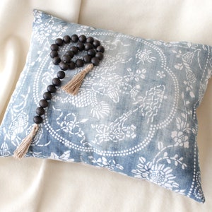 Vintage Hmong Batik Pillow Cover (16&quot;x20&quot;) - Boho Ethnic Cushion