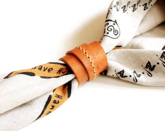 Handgefertigte Leder Bandana Schiebe Ring: Western Schal Accessoire