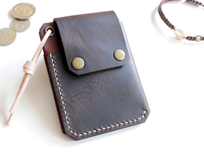 Cartera de cuero, billetera minimalista hecha a mano para tarjetas de cuero, billetera delgada para hombres y mujeres, bolsillo AirTag Chestnut Brown