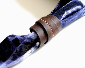 Handgefertigte Leder Bandana Schiebe Ring: Western Schal Accessoire
