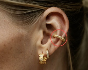 wide gold-plated glitter earcuff