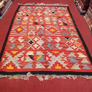 Size:4.3 x 8 feet Vintage Moroccan Suzani Kilim Blanket
