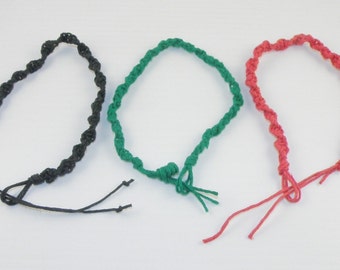 Macrame / Macramé Ankle Friendship Bracelet / Handmade Macrame Cord Anklet / Beach Anklet Unisex 9 Inches Made in USA