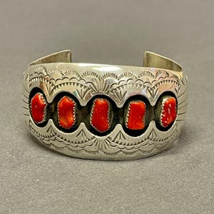 Pauline Benally, Navajo Sterling Silver Shadowbox Cuff Bracelet with 5 Coral Stones, vintage  (SP24)